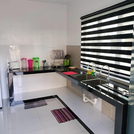 Pangkor L29, Dream Island Homestay Kampong Sungai Udang Esterno foto