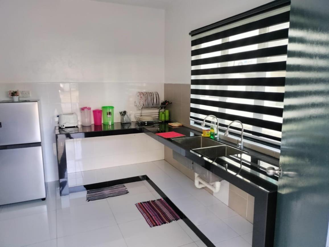 Pangkor L29, Dream Island Homestay Kampong Sungai Udang Esterno foto